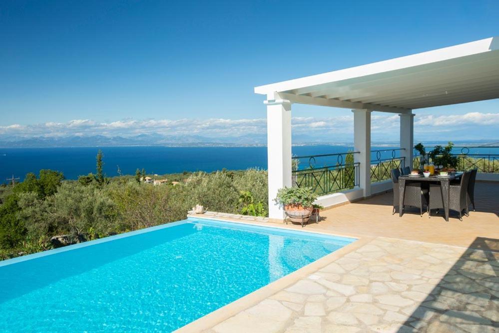 Villa Belvedere Verde Tsoukaladhes Bagian luar foto