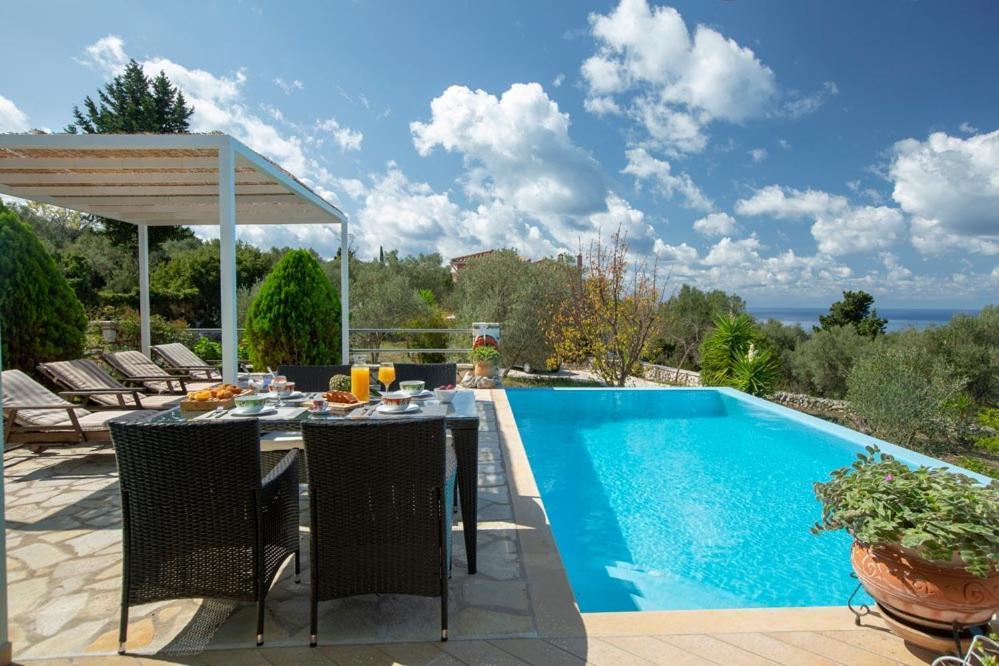Villa Belvedere Verde Tsoukaladhes Bagian luar foto